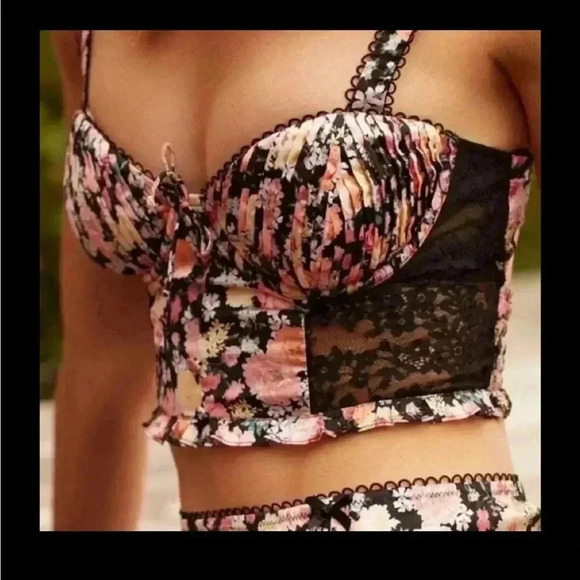 For Love & Lemons NWT Gardenia Long Line Bustier Crop Top Lovely LACE size Large - Picture 16 of 16